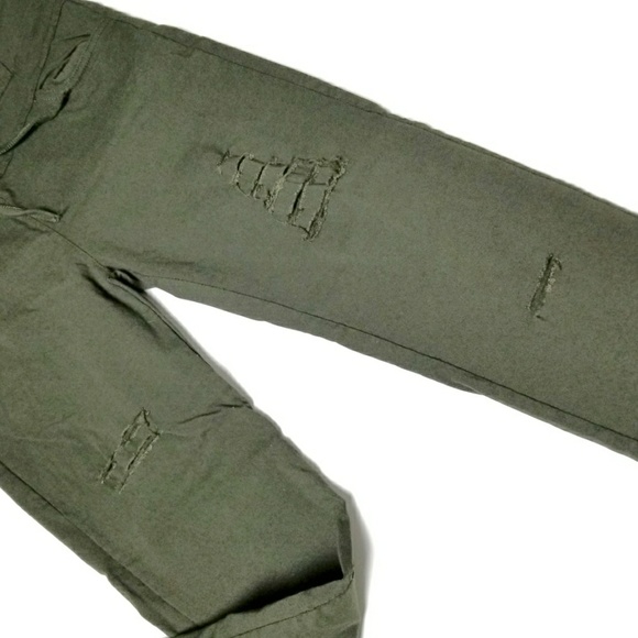 Destroyed Stretch Capri's - Picture 3 of 3